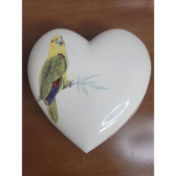 Large Heart Shaped Porcelain Trinket Box - Picture 1 of 11